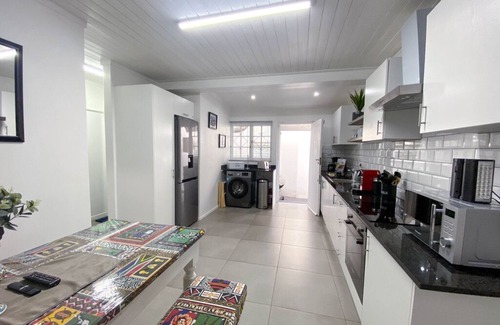 Observatory Casa | Modern Victorian 4 bedroom home in trendy Observatory, Cape Town.