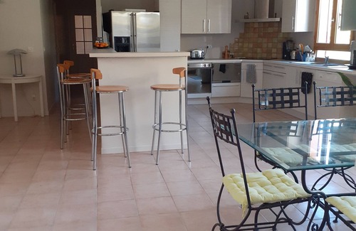 Carces Villa | VILLA MODERNA DE 120 M², PISCINA Y JARDIN PRIVADO CERCA DEL PUEBLO.