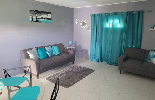 West Coast Villa | Modern Villa 15mins from anywhere!!