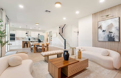 Southeast Orlando Casa | Modern Villa 3BR, 2.5BA, Clubhouse, Tennis, Pool, Playground