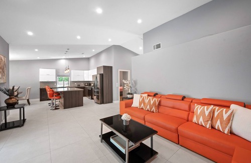 Cathedral City Casa | Modern Villa 6bd 4bath POOL HOUSE 30 Day Min
