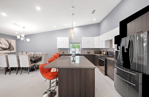 Cathedral City Casa | Modern Villa 6bd 4bath POOL HOUSE 30 Day Min