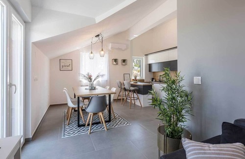Cove Osibova (Milna) Villa | Modern villa by the sea with swimming pool