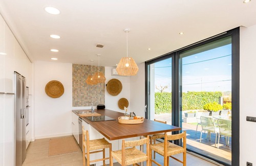 Vora-Sitges Villa | Moderna Villa Divina con piscina privada cerca de Sitges