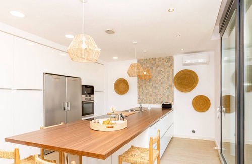 Vora-Sitges Villa | Moderna Villa Divina con piscina privada cerca de Sitges