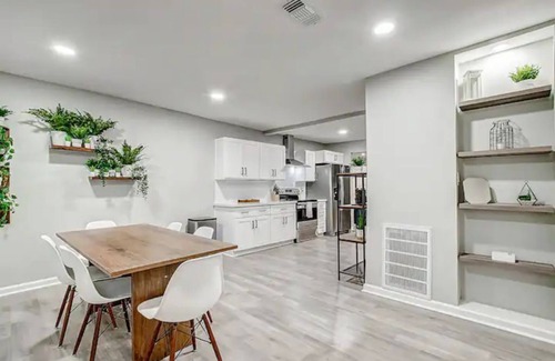 Northside Casa | Modern Villa-Hidden Gem-12 Min From Downtown