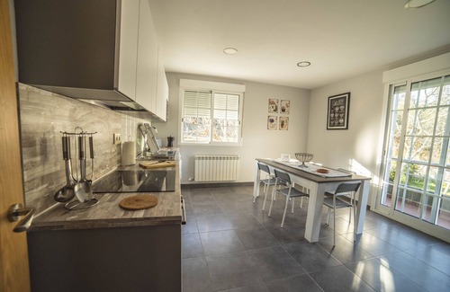 Cerponzons Chalet De Esquí | Chalet moderno en entorno rural con piscina y barbacoa