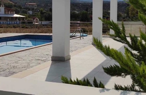 Gozubuyuk Villa | Modern villa in Alagadi