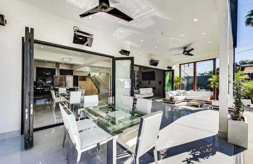 Melrose Casa | MODERN VILLA IN HEART OF WEST HOLLYWOOD