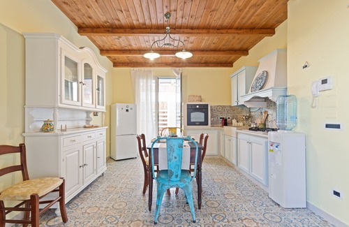 Santa Maria del Focallo Villa | Villa siciliana, admite mascotas con todo el confort cerca de la playa.