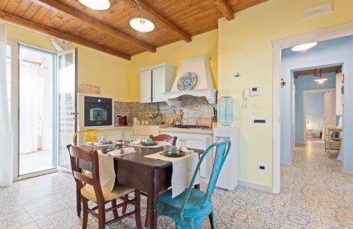Santa Maria del Focallo Villa | Villa siciliana, admite mascotas con todo el confort cerca de la playa.