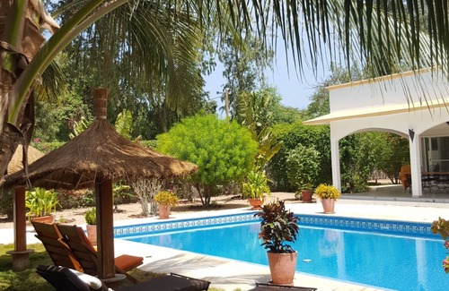 Mbour Villa | Villa Ker Khana, piscina muy grande, a 300 m de la playa