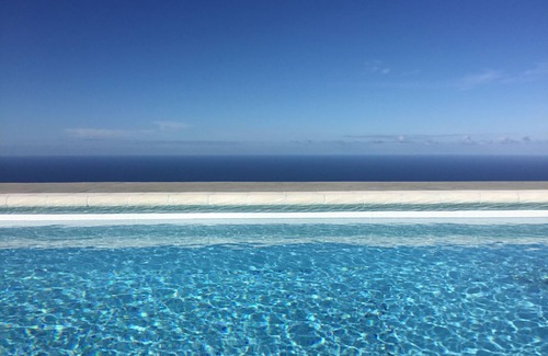 Tijarafe Villa | Nuevo: Villa moderna con vista al mar de 180 ° y piscina de agua salada.