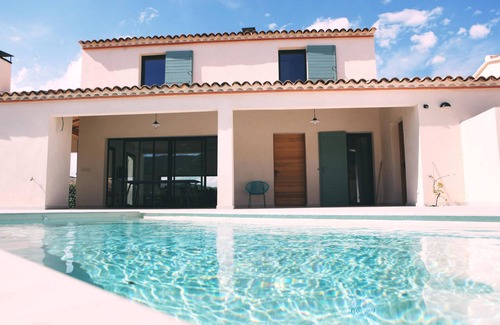 Malaucene Villa | VILLA MODERNA CON PISCINA PRIVADA EN EL PIE DE Mt VENTOUX - personas 1O