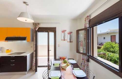 Rethymno Villa | ¡Villa moderna con piscina privada y vistas increíbles al mar y a solo 100 metros de la playa!