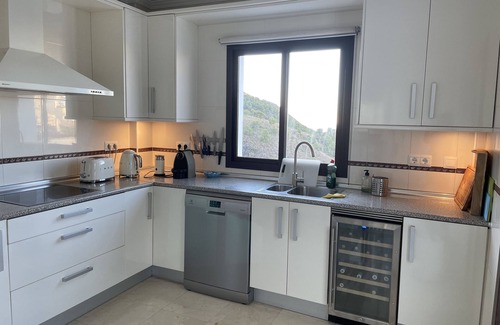 Frigiliana Villa | Villa moderna con impresionantes vistas al mar y a la montaña en Frigiliana