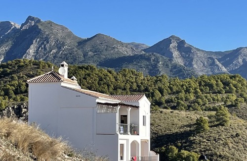 Frigiliana Villa | Villa moderna con impresionantes vistas al mar y a la montaña en Frigiliana