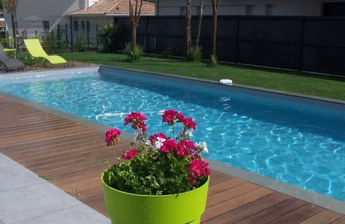 Gradignan Casa | Modern villa with swimming pool 15 minutes from Bordeaux in a quiet area