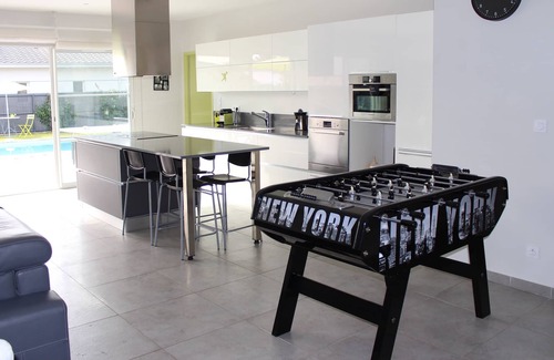 Gradignan Casa | Modern villa with swimming pool 15 minutes from Bordeaux in a quiet area
