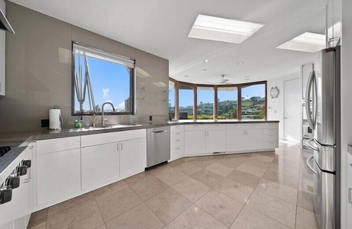 Trousdale Estates Casa | Modern Villa with Spectacular City & Ocean Views in Trousdale Estates