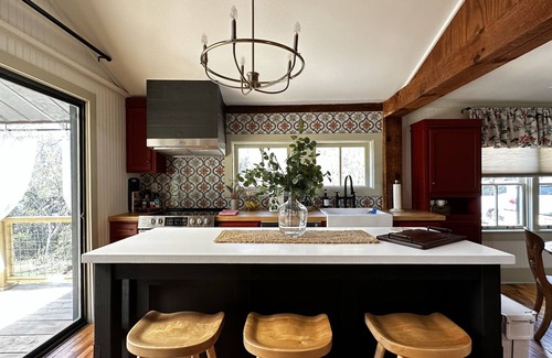 Weaverville Cabaña | Modern vintage/fully stocked/artsy cottage