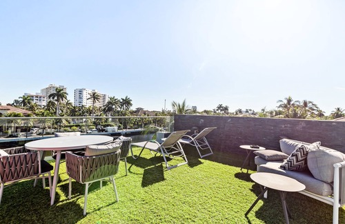 Downtown Fort Lauderdale Casa | Modern Waterfront Mansion in the heart of Las Olas minutes from the Beach