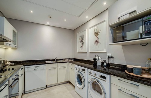 Victoria and Alfred Waterfront Apartamento | Modern Waterfront Apartment w Canal Views Gulmarn 201