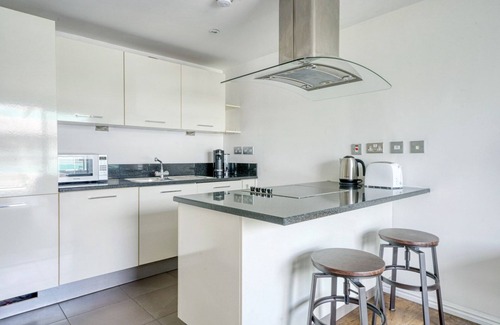 Bishop's Apartamento | Modern Waterloo 1BR w/ open plan , nr. the London Eye, by Blueground