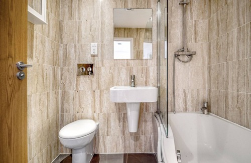 Bishop's Apartamento | Modern Waterloo 1BR w/ open plan , nr. the London Eye, by Blueground