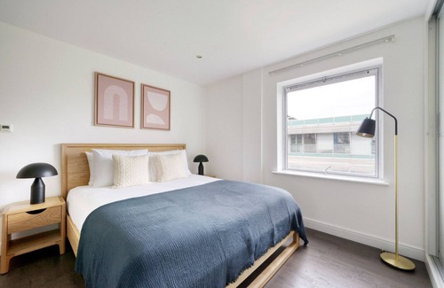 Bishop's Apartamento | Modern Waterloo 1BR w/ open plan , nr. the London Eye, by Blueground