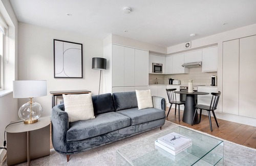 Waterloo Apartamento | Modern Waterloo 2BR open plan with Balcony on Lower Marsh, by Blueground