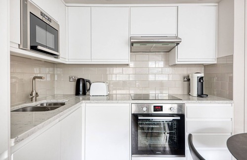 Waterloo Apartamento | Modern Waterloo 2BR open plan with Balcony on Lower Marsh, by Blueground