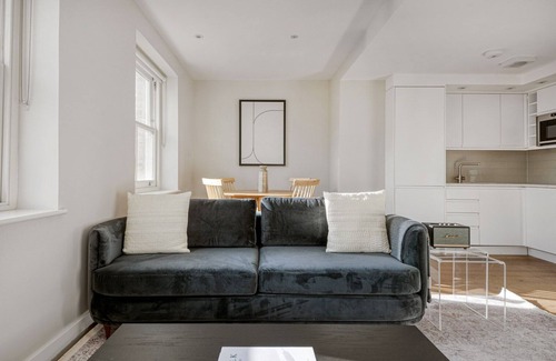 Waterloo Apartamento | Modern Waterloo 2BR open plan with Balcony on Lower Marsh, by Blueground
