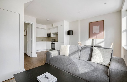 Waterloo Apartamento | Modern Waterloo 2BR open plan with Balcony on Lower Marsh, by Blueground