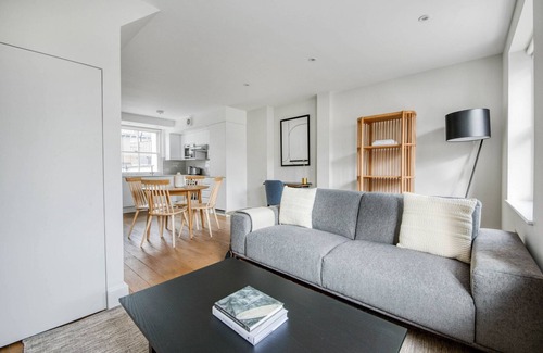 Waterloo Apartamento | Modern Waterloo 2BR open plan with Balcony on Lower Marsh, by Blueground