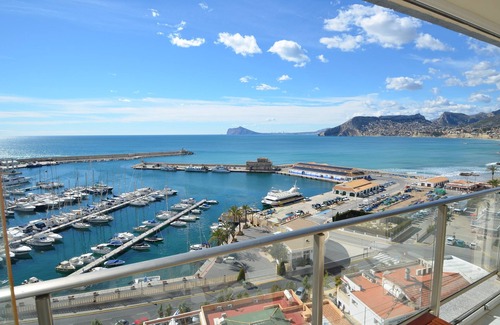 Calpe Apartamento | Modern Well App 2 habitaciones, 2 balcones, magníficas vistas al mar, piscina aislada.