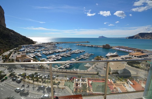 Calpe Apartamento | Modern Well App 2 habitaciones, 2 balcones, magníficas vistas al mar, piscina aislada.