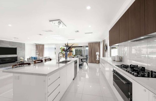 Werribee Casa | Modern Werribee Retreat Close Shops & Nature