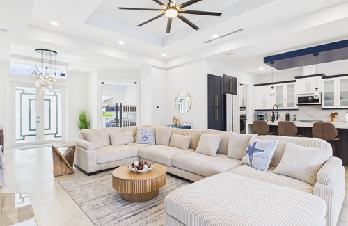 Burnt Store Casa | Modern West Costal Living, 4 Bedroom Dream Vacation with Private Jacuzzi Spa