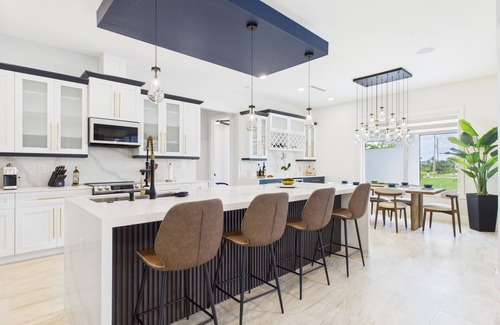 Burnt Store Casa | Modern West Costal Living, 4 Bedroom Dream Vacation with Private Jacuzzi Spa