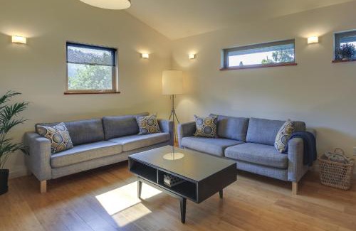 White Salmon Apartamento | Modern White Salmon Apartment, Steps From Town