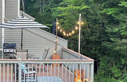 North Woodstock Casa | Modern Woodstock/Loon Mountain Townhouse With Deck