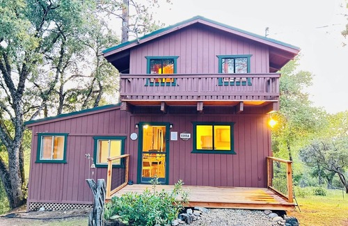 Midpines Casa | Modern Yosemite Escape Serene 10-Acre Getaway at Twisted Manzanita