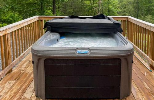 Wardensville Casa | Modern Yurt w River Access, Hot Tub, WiFi & Grill