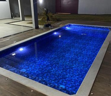 Americana Casa | Moderna área com Wi-Fi e ar condicionado