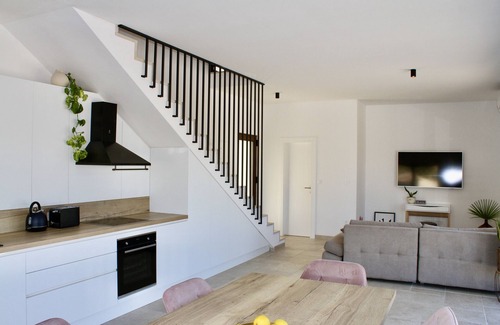 Slatine Villa | Moderne Dalmatische Villa in Ruhiger Lage - 200 m vom Strand