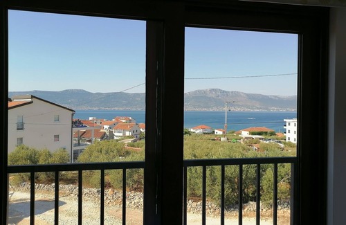 Slatine Villa | Moderne Dalmatische Villa in Ruhiger Lage - 200 m vom Strand
