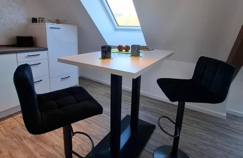Knielingen Apartamento | Moderne DG-Wohnung mit Flair in guter Lage