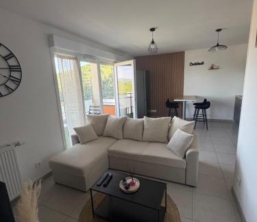 Bourgoin-Jallieu Apartamento | Moderne et Spacieux avec Vue dégagée