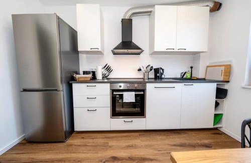 Neustadt Apartamento | Moderne Maisonette Wohnung im Flüsseviertel